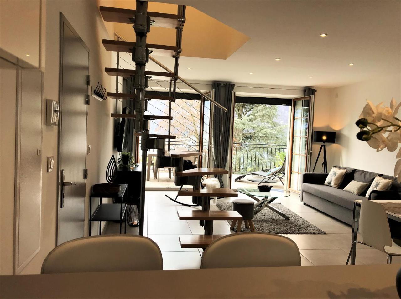 T4 Christina Contemporain, Vue Lac, Climatise Avec Parking *